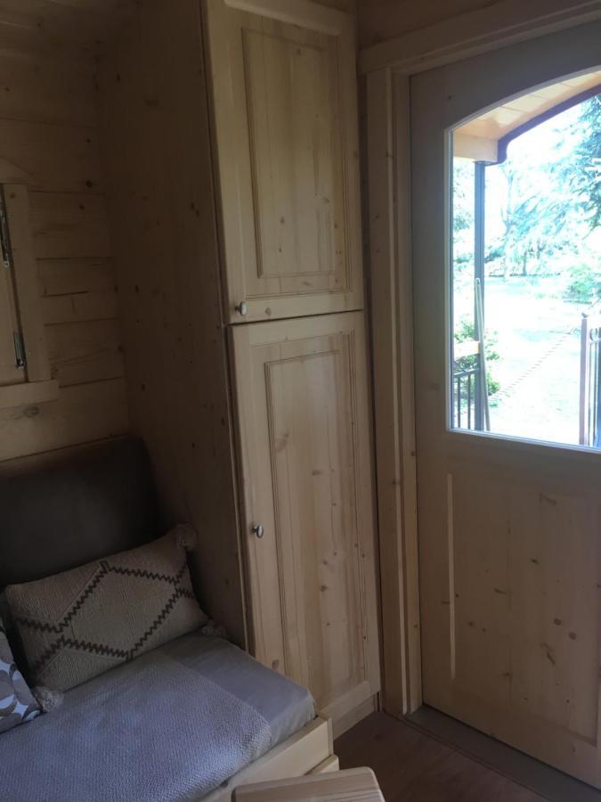 La Roulotte Des Bords De Saone Hotel Massieux Eksteriør billede